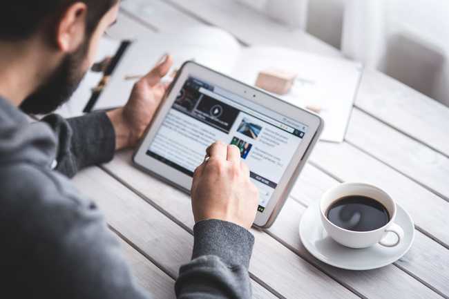 User Watching a Video UserWatchingaVideo